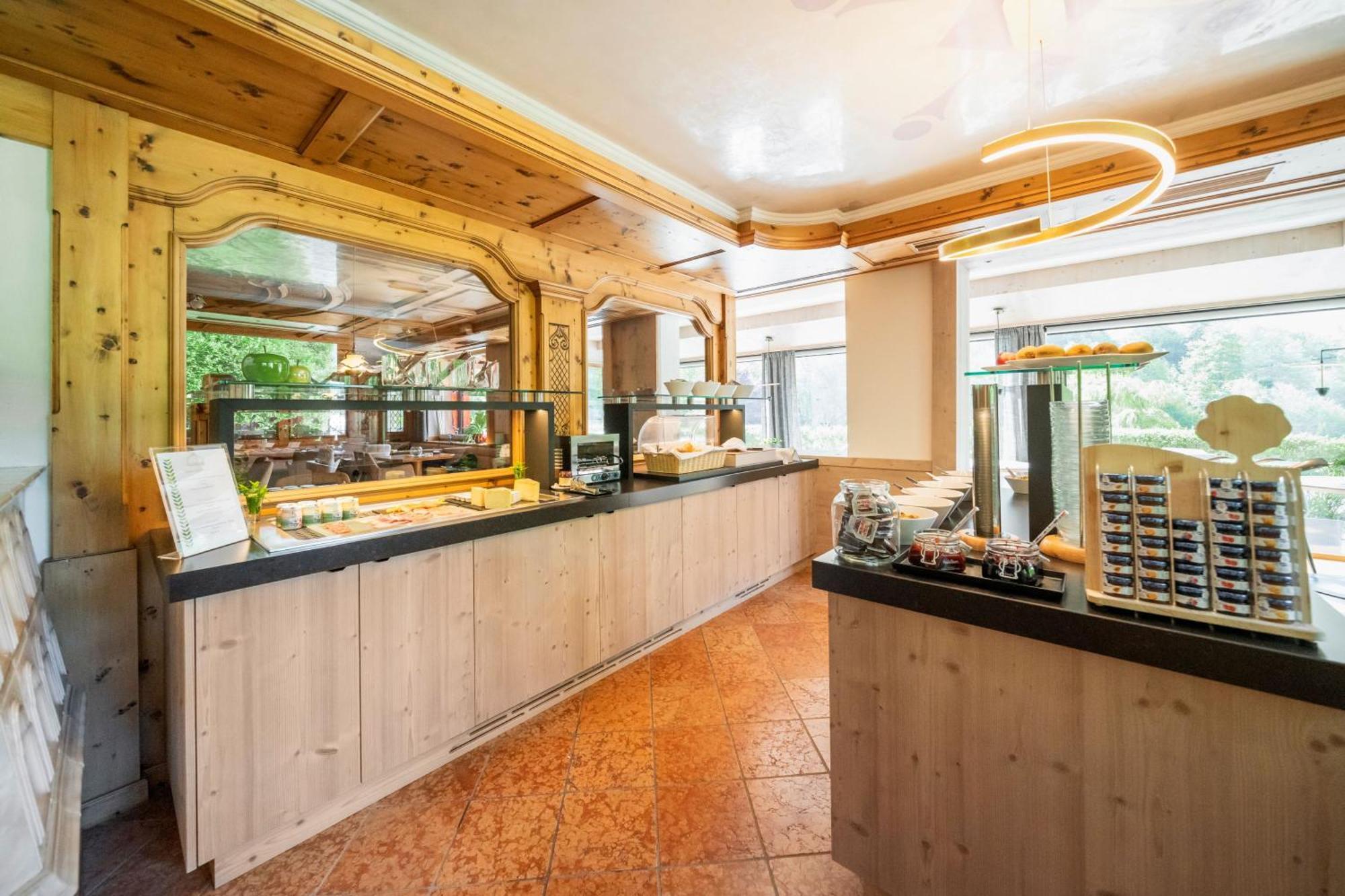 Hotel Foresta Moena Exterior photo